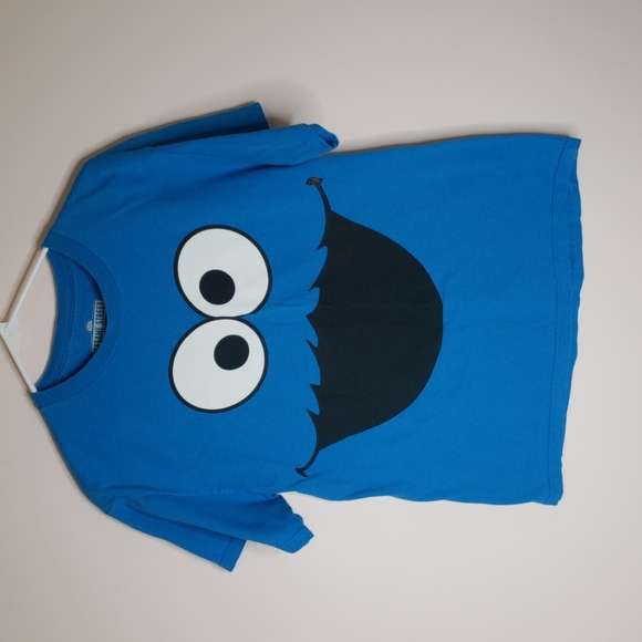 Sesame Street Other - Cookie Monster Sesame Street tee sz m